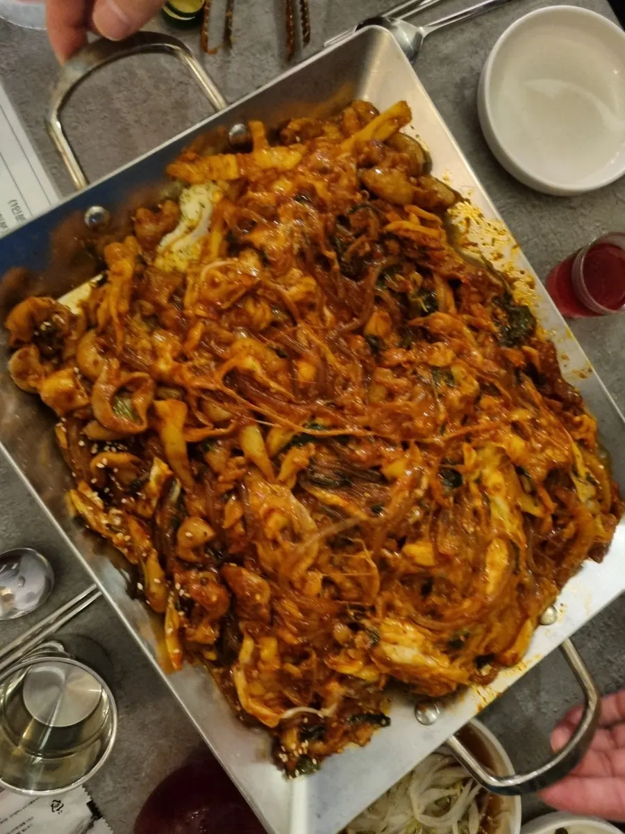 Cheese-vegetable gopchang mixed with seasoning and cheese