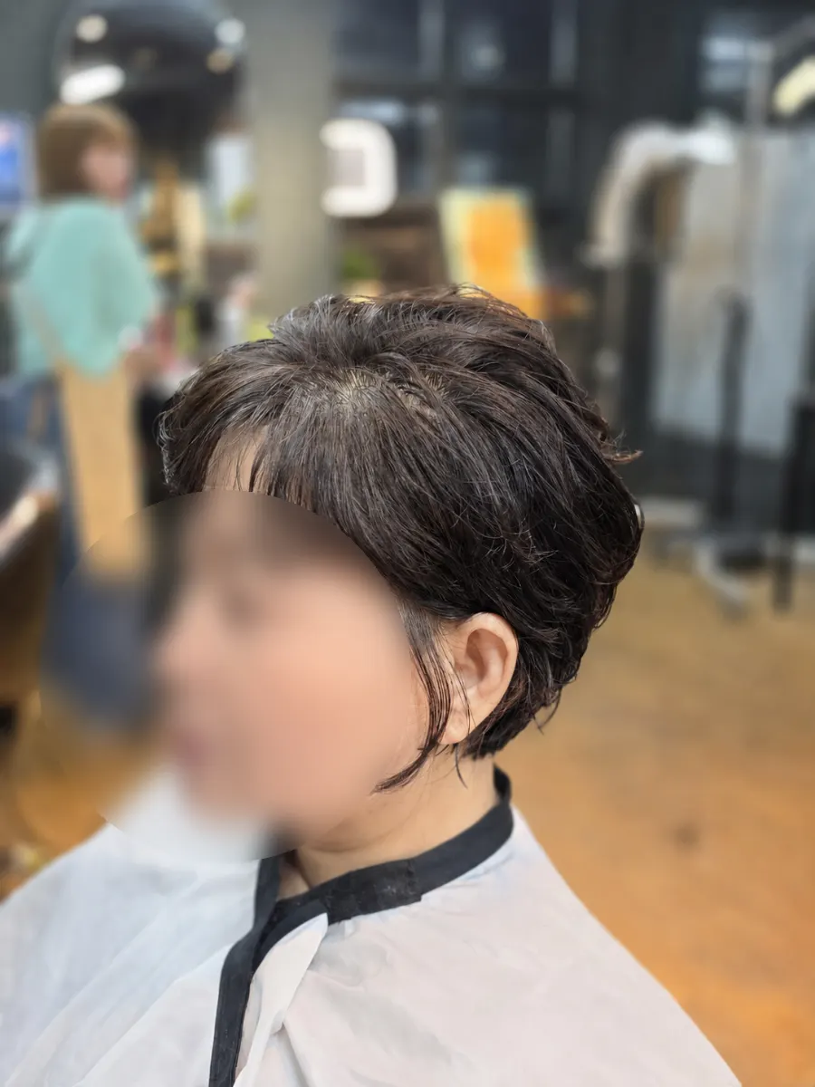 Side view with subtle ash khaki tones
