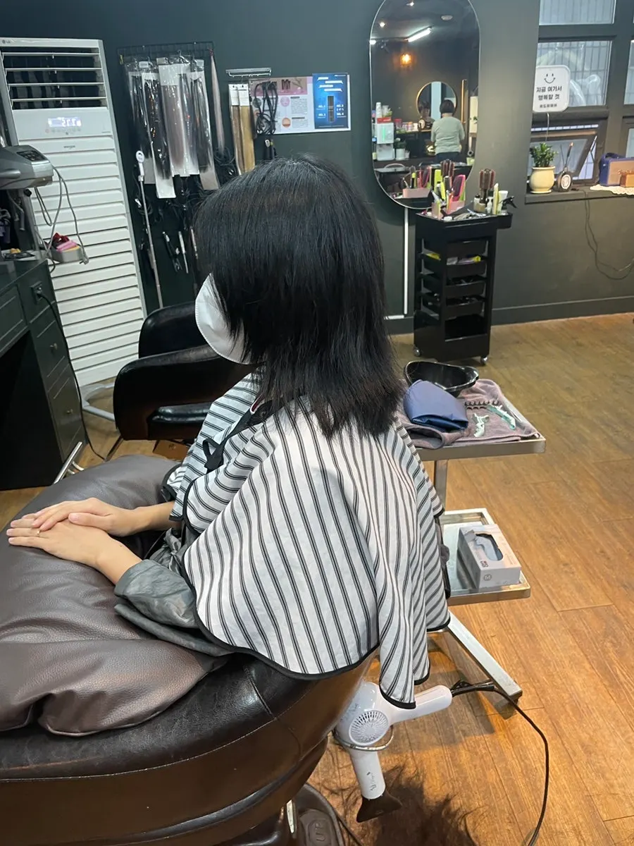 쇄골라인 중단발로 자른 커트 직후