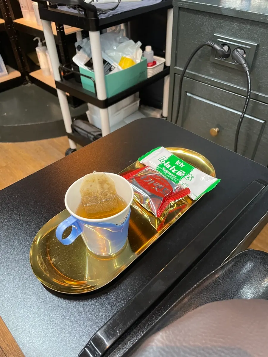 시술 중 내어준 티와 마가렛트 간식