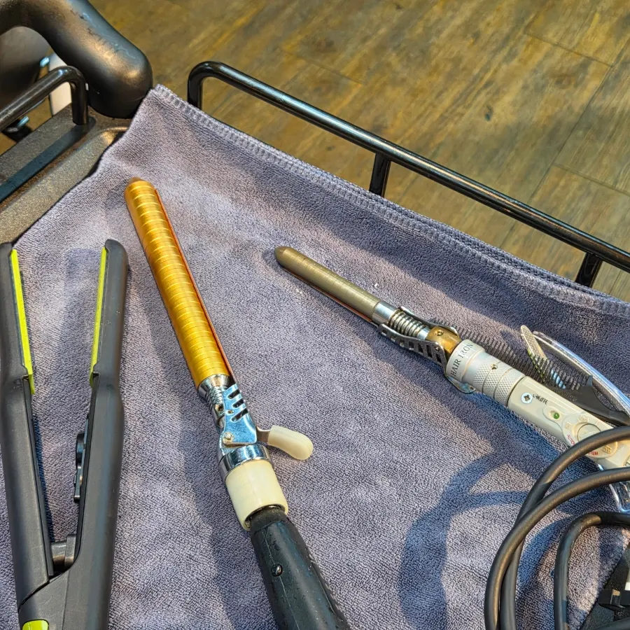 The three types of curling irons used for the iron perm