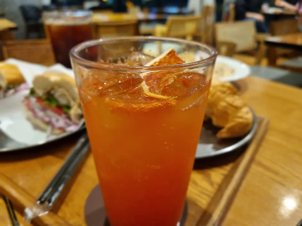 Grapefruit ade and decaf americano