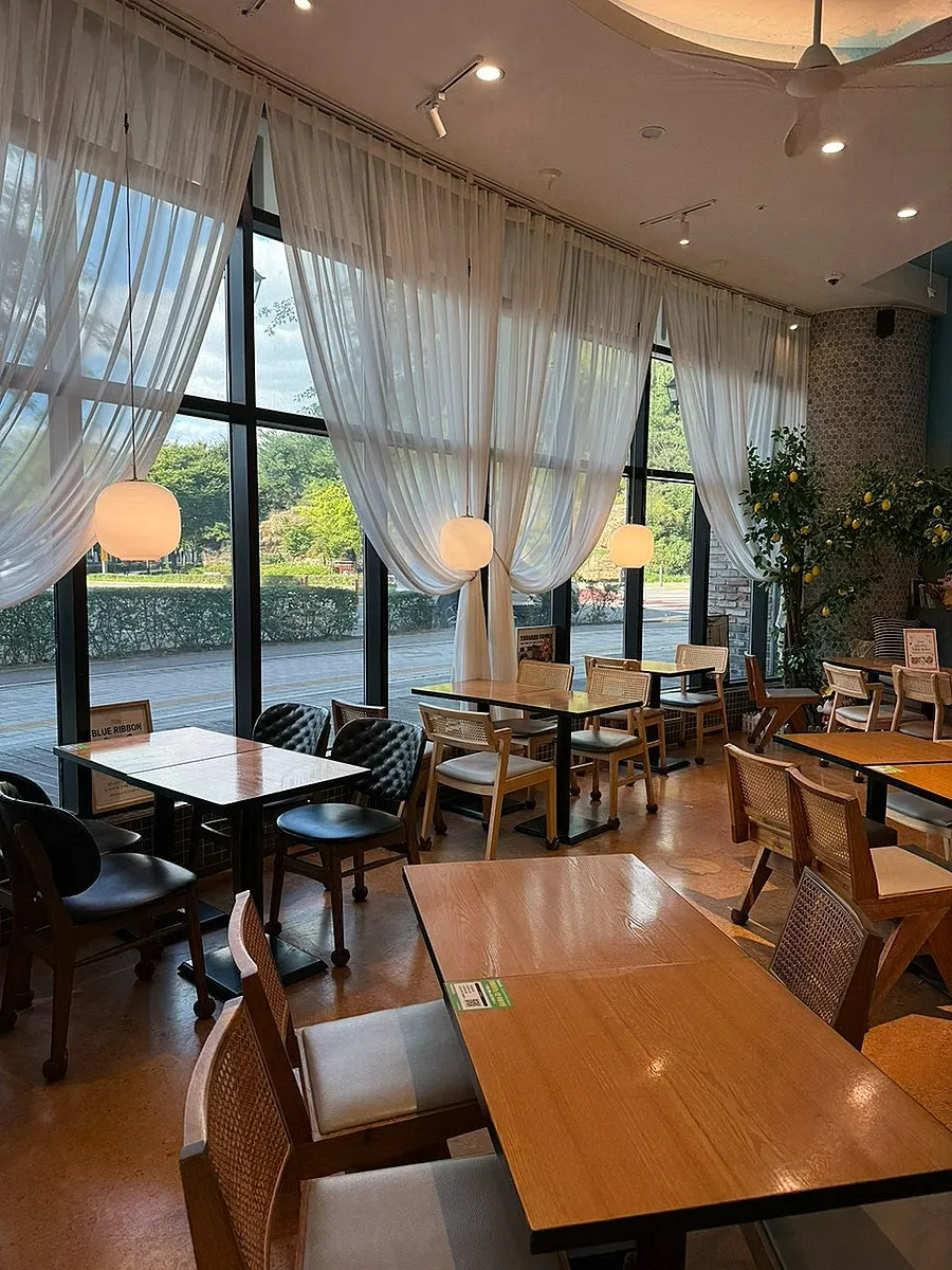 A six-person table for group seating