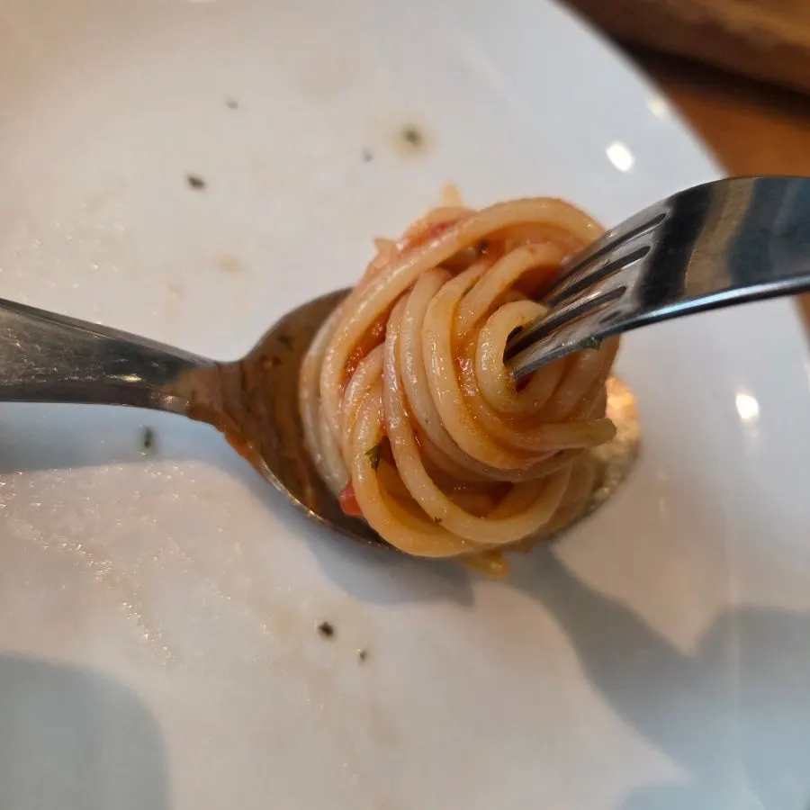매콤한 루꼴라 아라비아따 파스타 면