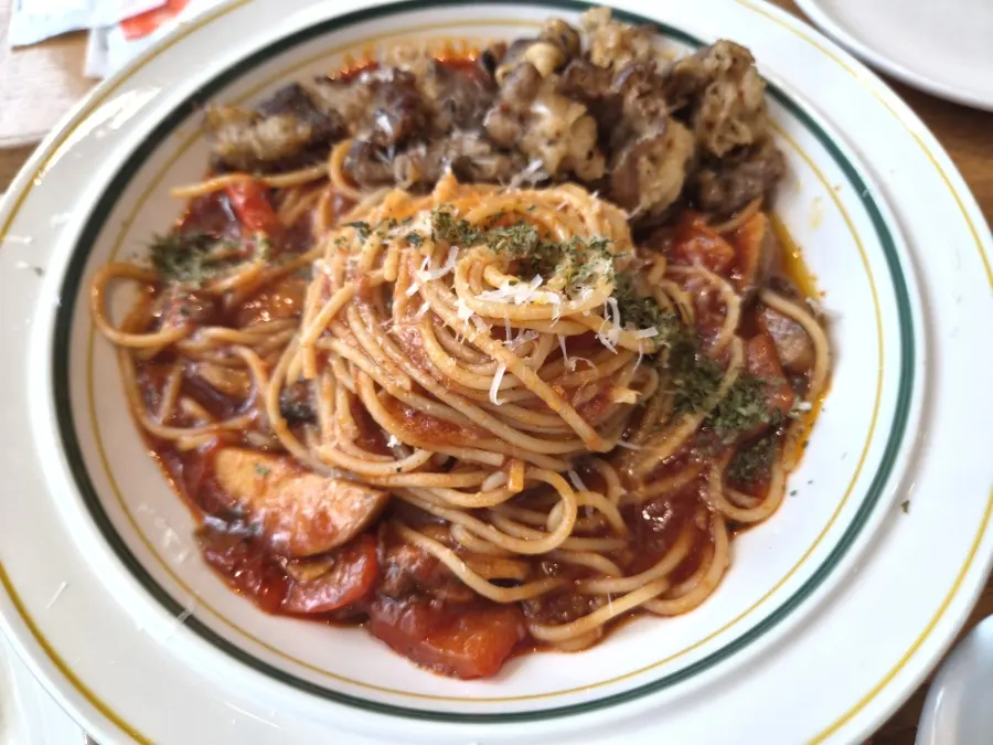 Close-up of the spicy beef brisket jjamppong pasta