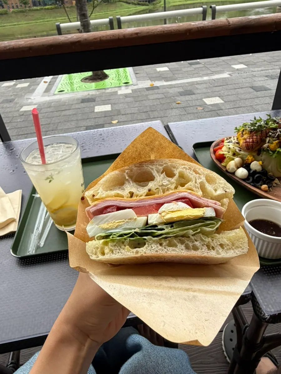 A hearty brunch set for a satisfying lunch
