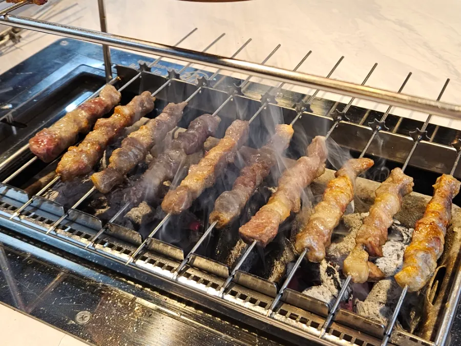 노릇하게 익은 양꼬치