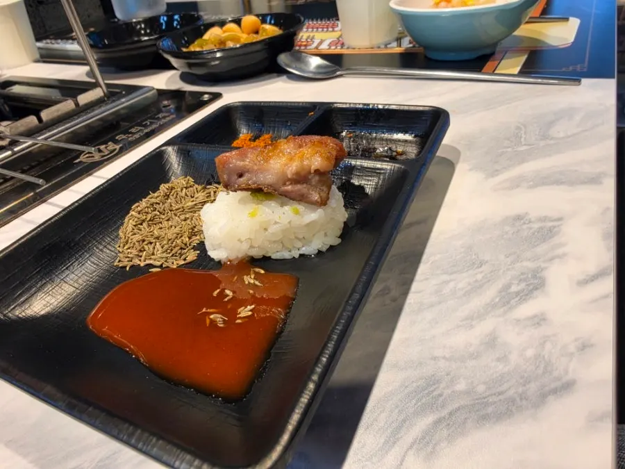 羊肉串と寿司を合わせて作った羊肉串寿司