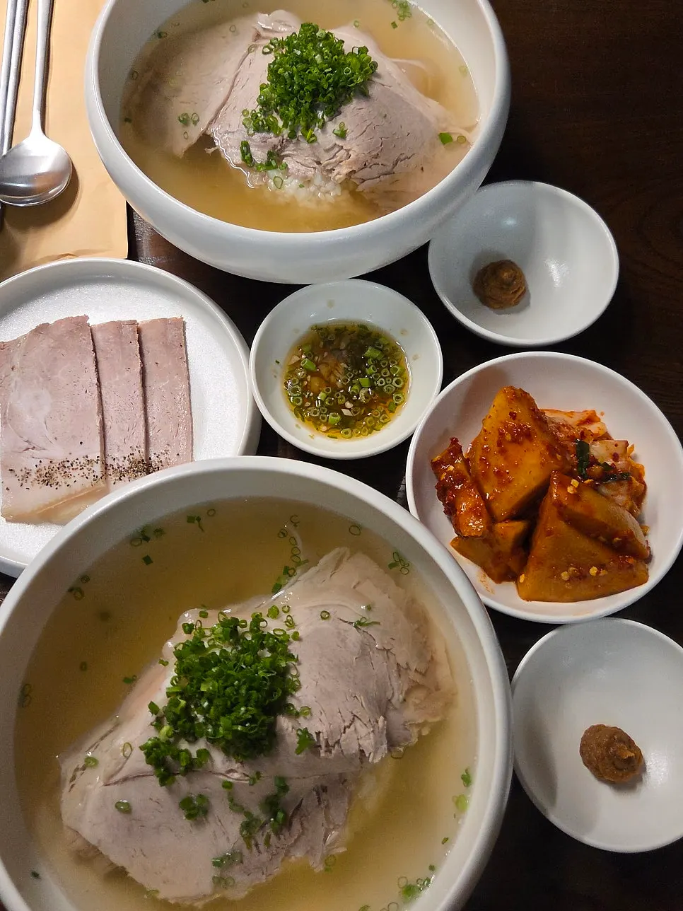 식사를 마친 월하동 한옥 자리