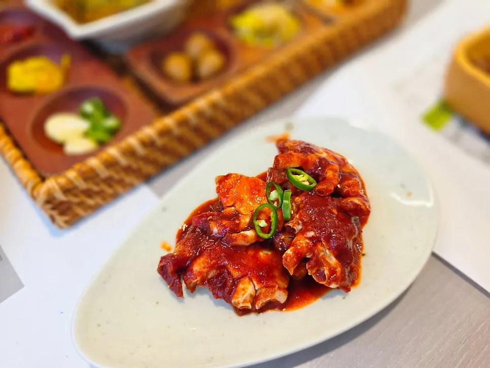 Spicy marinated crab included in the B Set