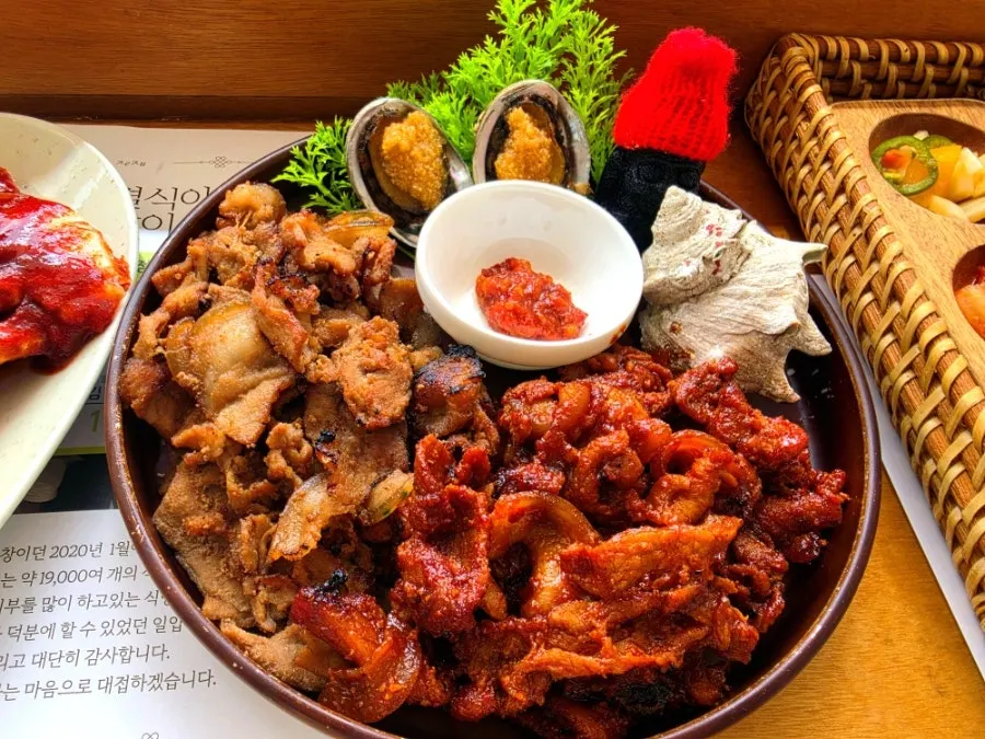 B Set spread including rice and soup
