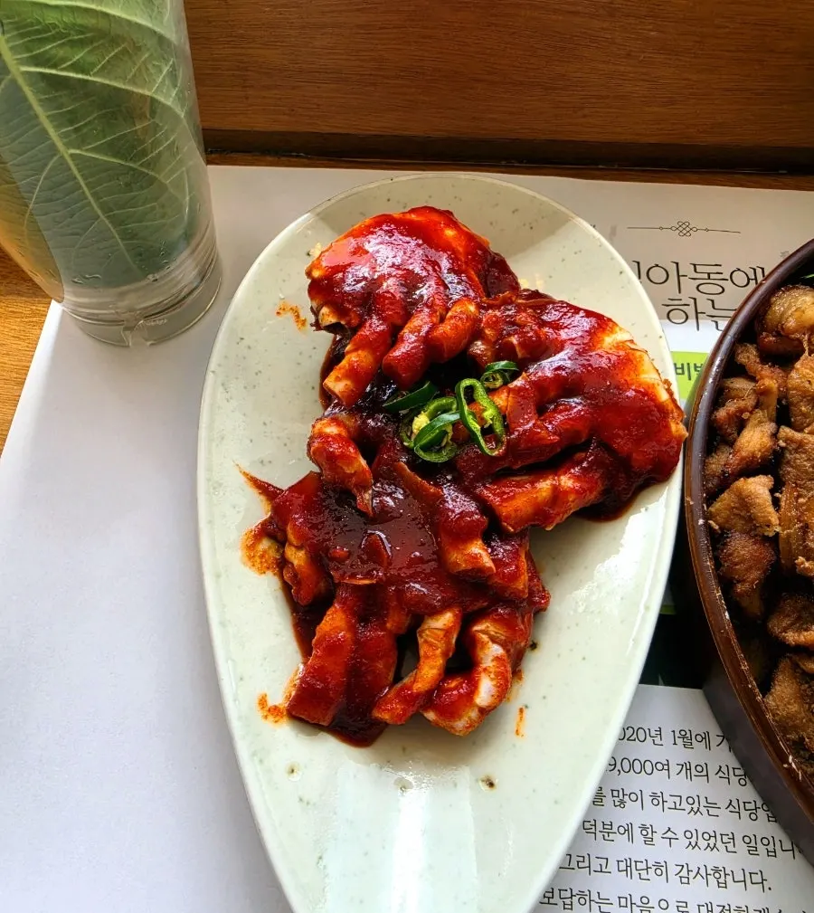 Side dishes and main dish included in the set