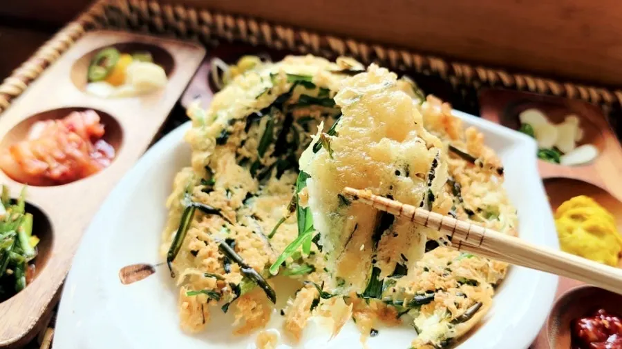 Cross-section of the crispy seafood pancake