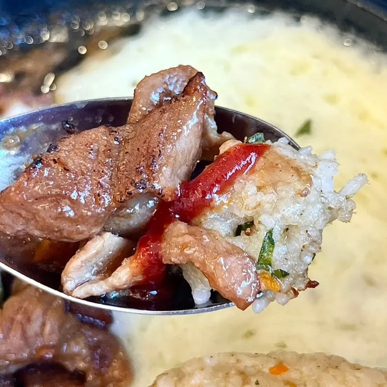 불맛 입힌 철판불고기 클로즈업