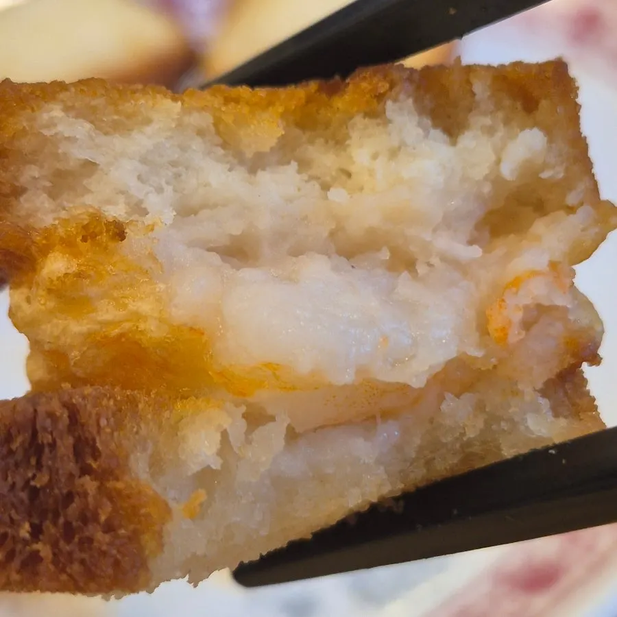 Wolmidang's menbosha served on a plate