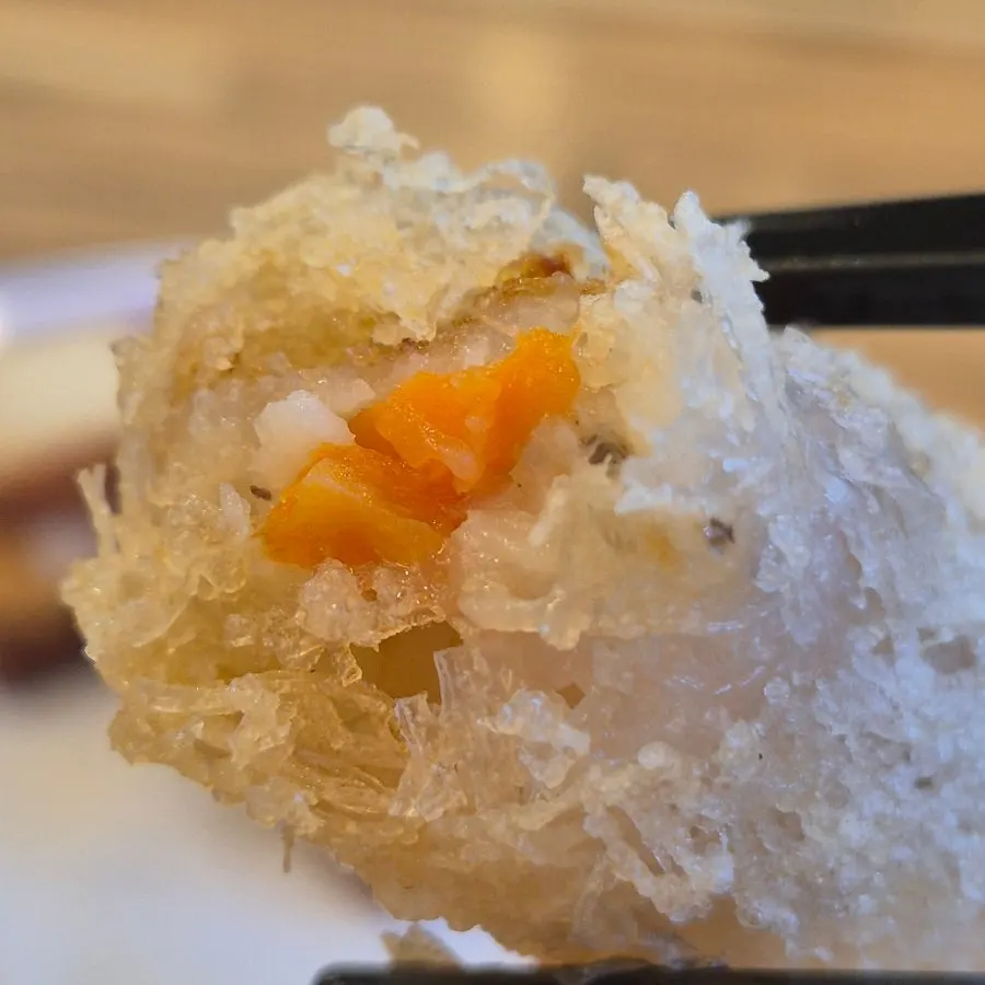 Cross-section of the shattered shrimp cha gio wrapper