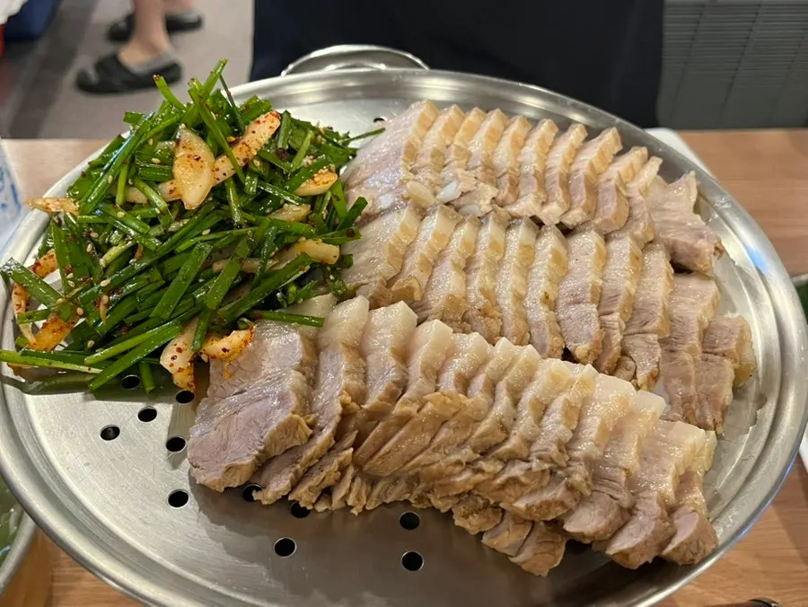 족보 보쌈 작은놈 한 접시 비주얼