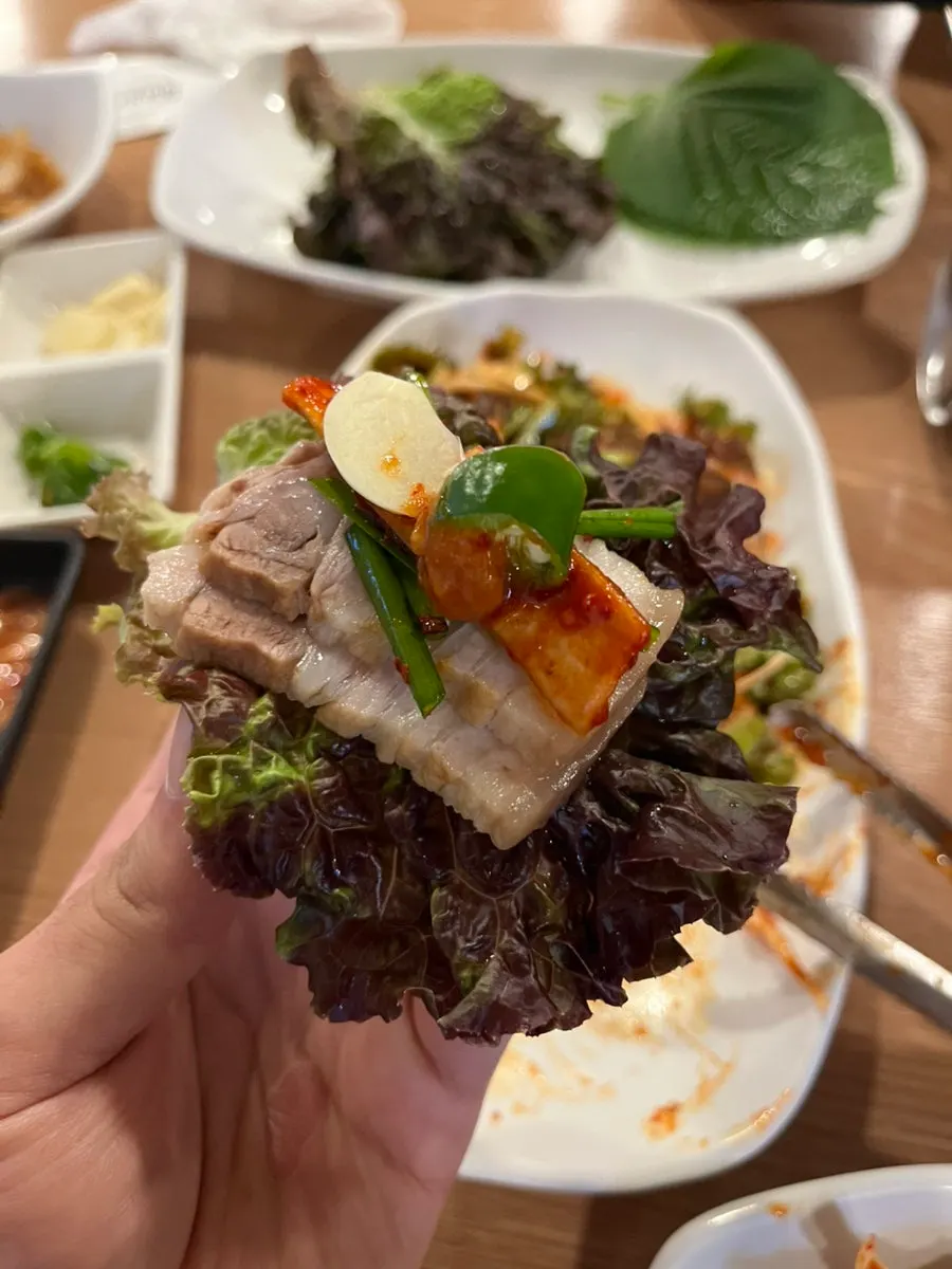 식사를 마무리한 족보 테이블
