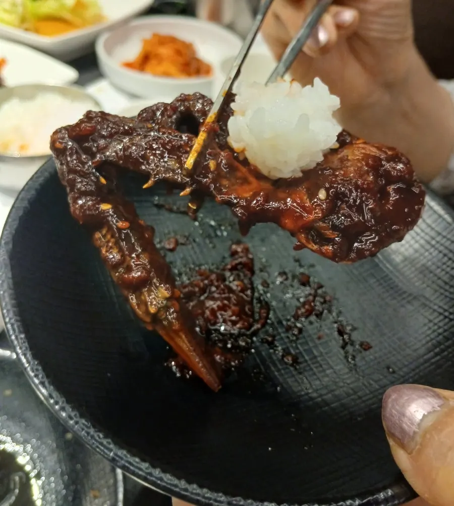 육사시미와 양념게장 등 워낭명가 밑반찬