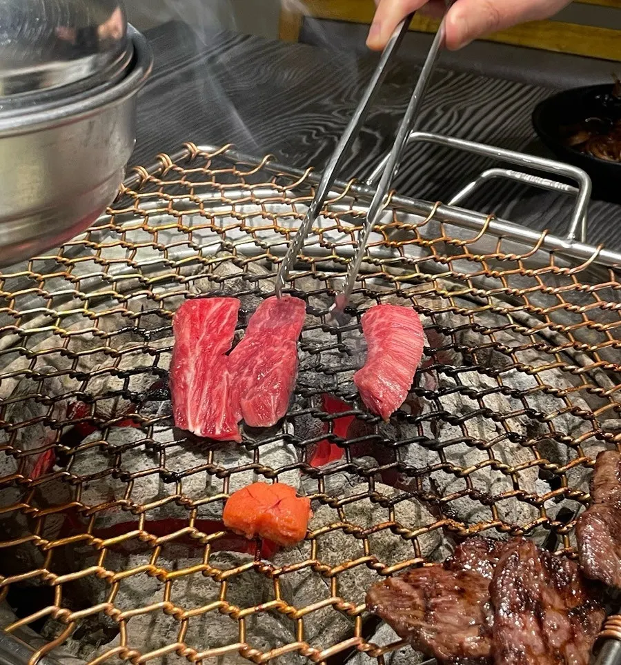 Lightly grilled hanwoo on the grill plate