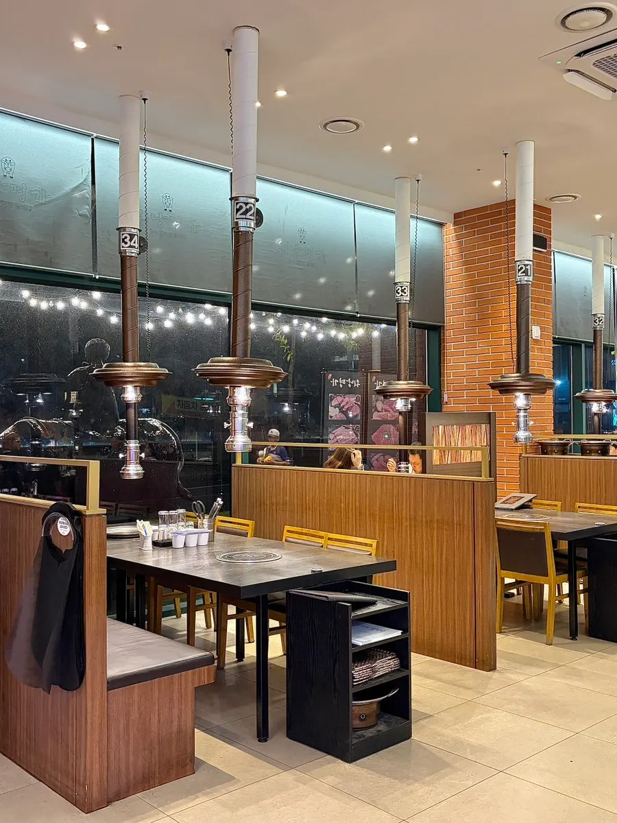Large seating area for group dining