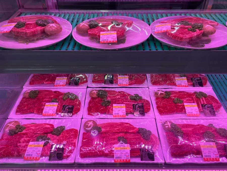 Self-select hanwoo display counter