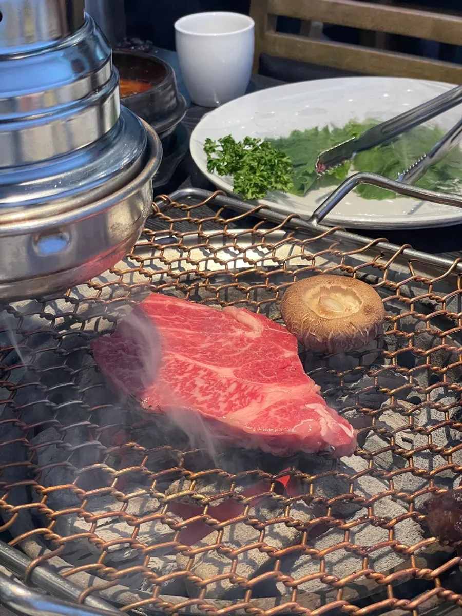 Grill full of cooked hanwoo
