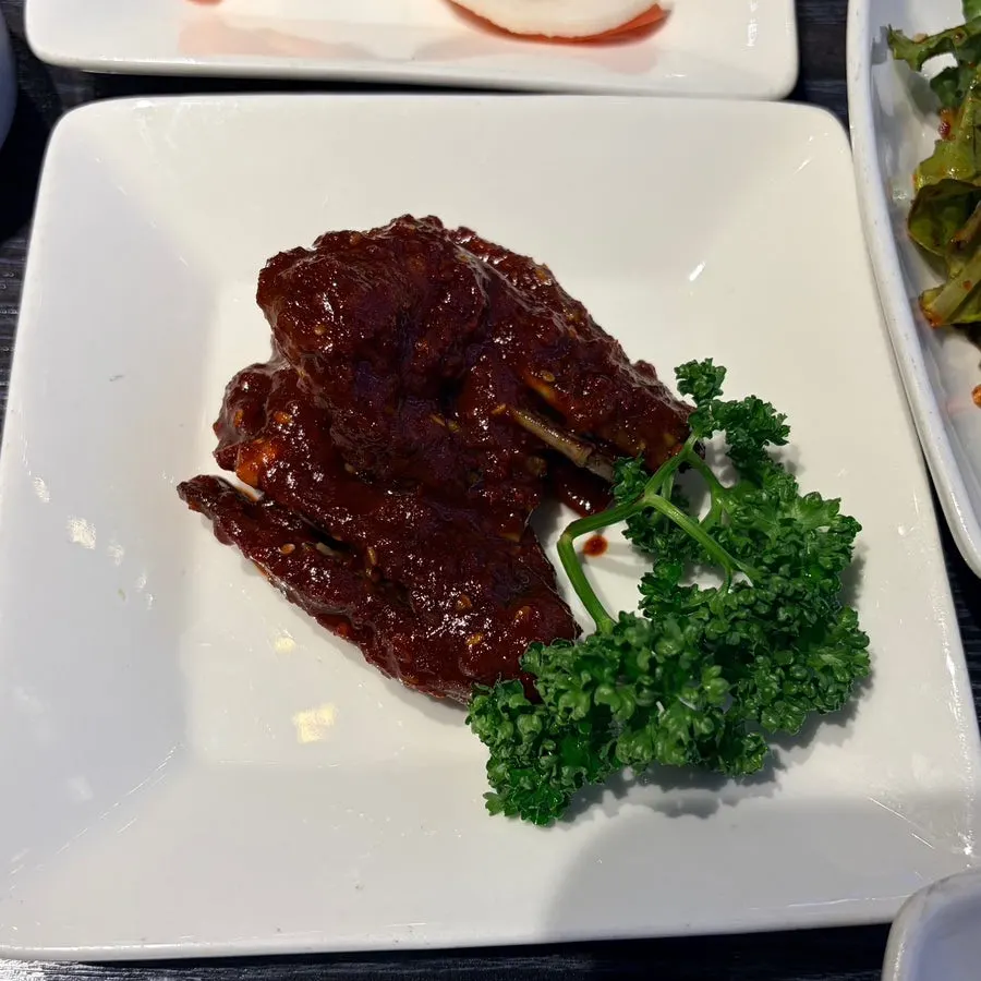 ご飯とチゲ、ヤンニョムケジャンの締めの食卓