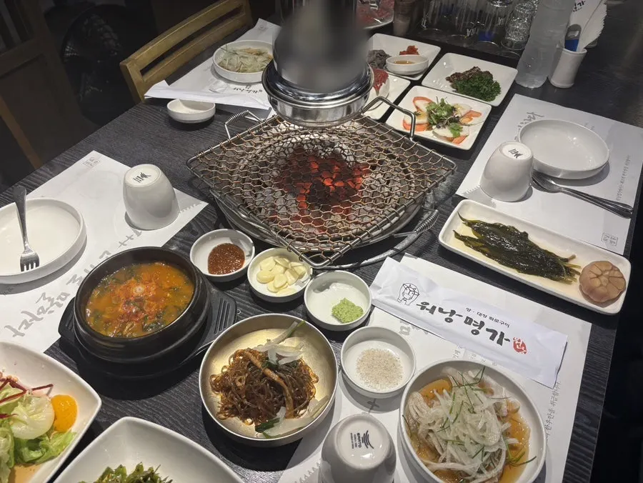 회식용 테이블 세팅