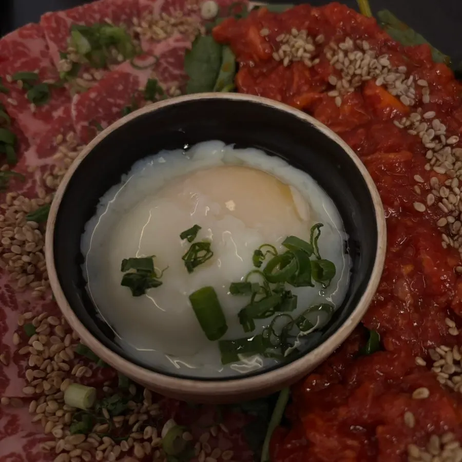 도톰하게 썰린 육사시미