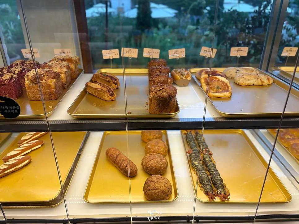 Bakery corner at Baedagol Bakery House
