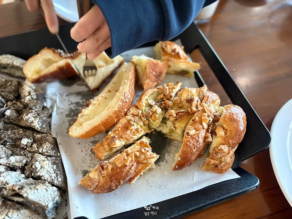 Walnut glutinous rice bread from Baedagol Bakery House