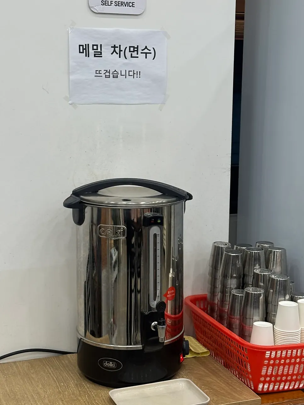 Buckwheat chips and Bongpyeong Nonghyup buckwheat flour sold at the restaurant