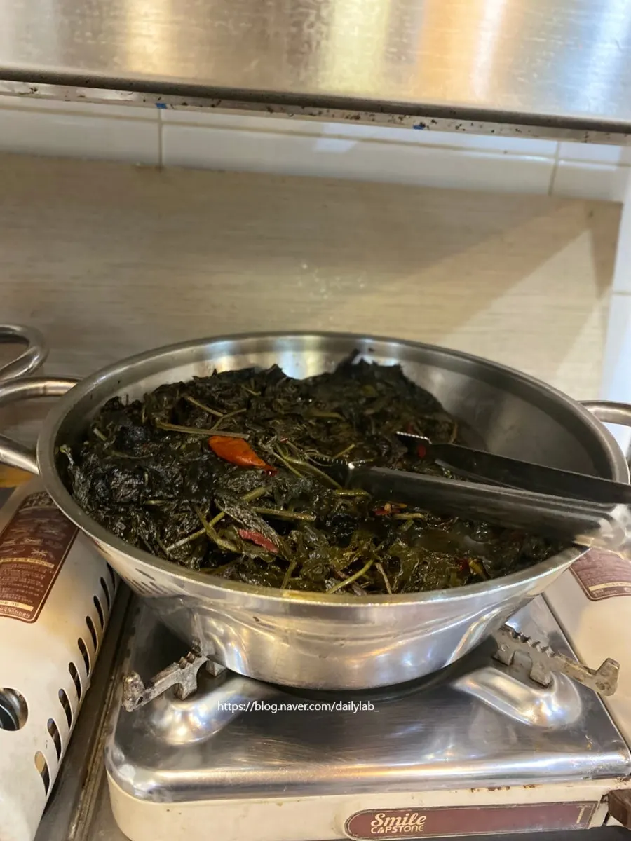Leftover side dishes and stone-pot rice