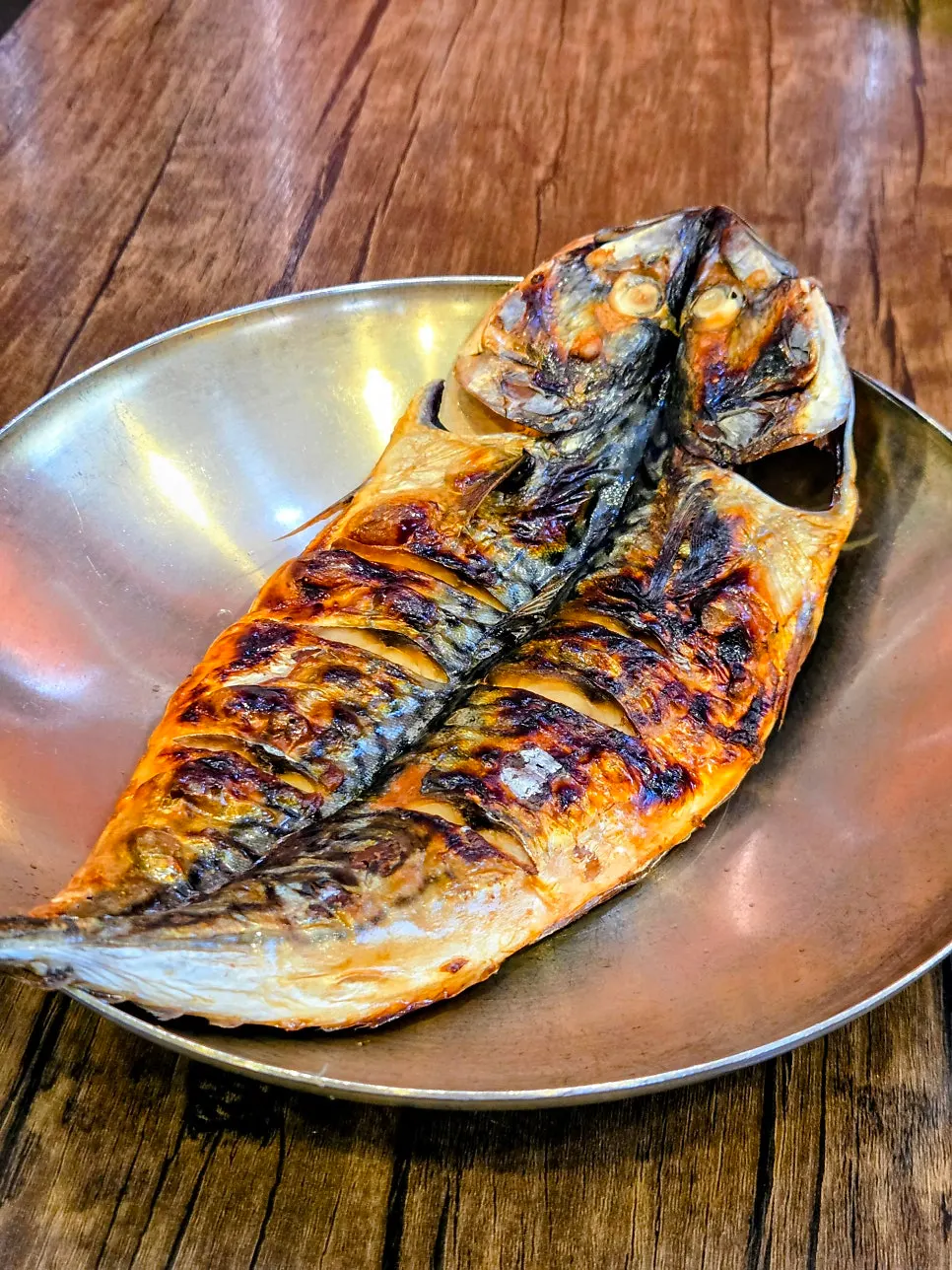 Large grilled mackerel added as an à la carte dish