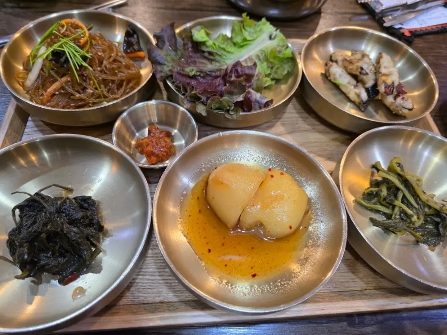 기본상차림 반찬과 청국장