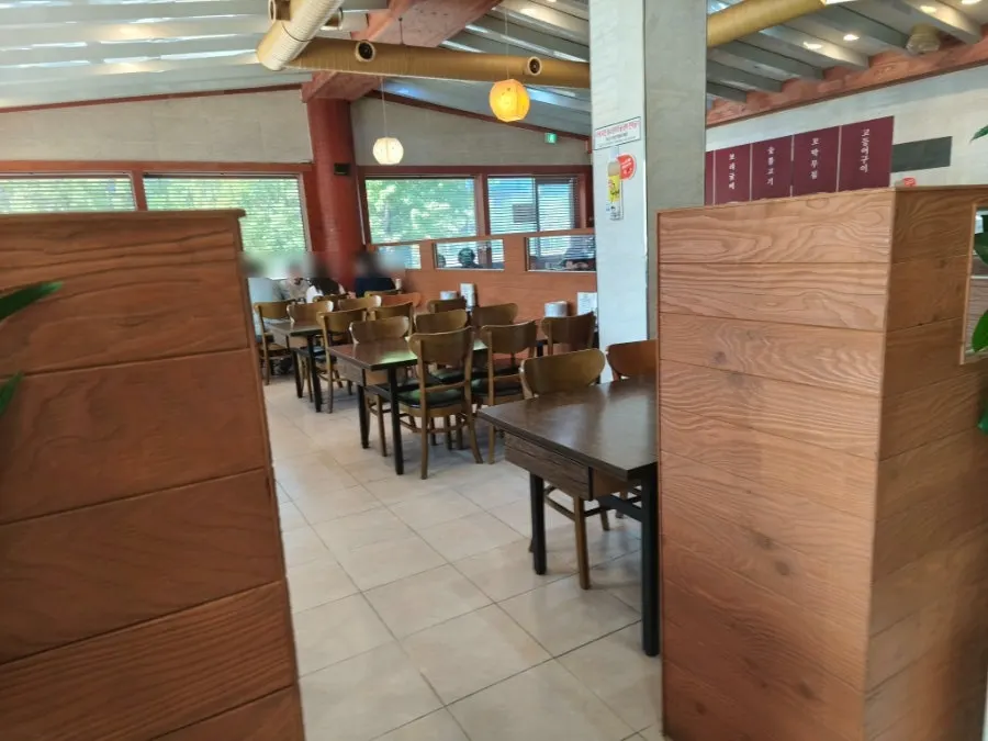 4-person table where a solo diner sat