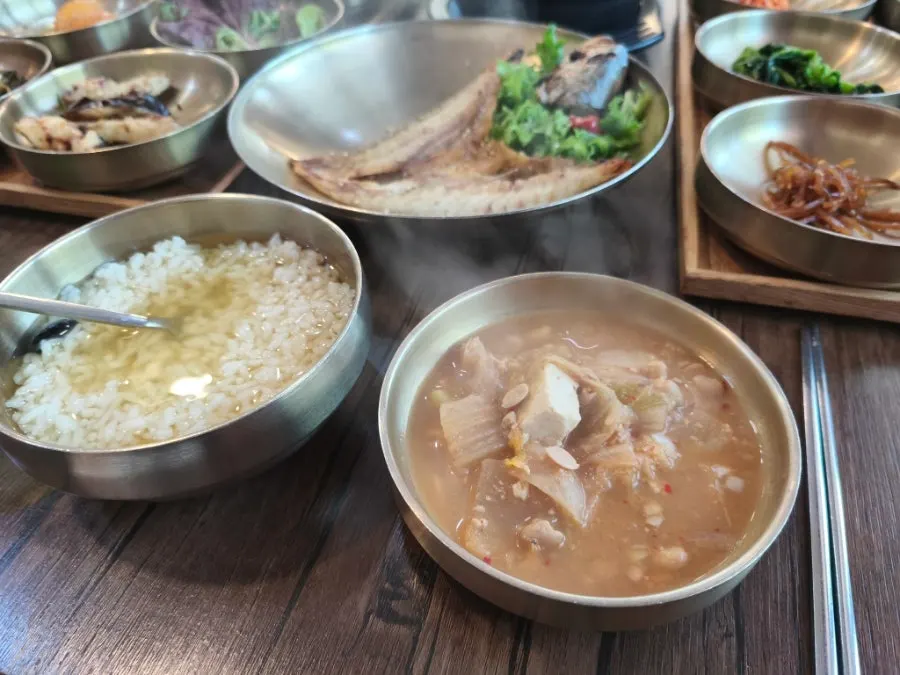 Full boribulbi jeongsik table spread