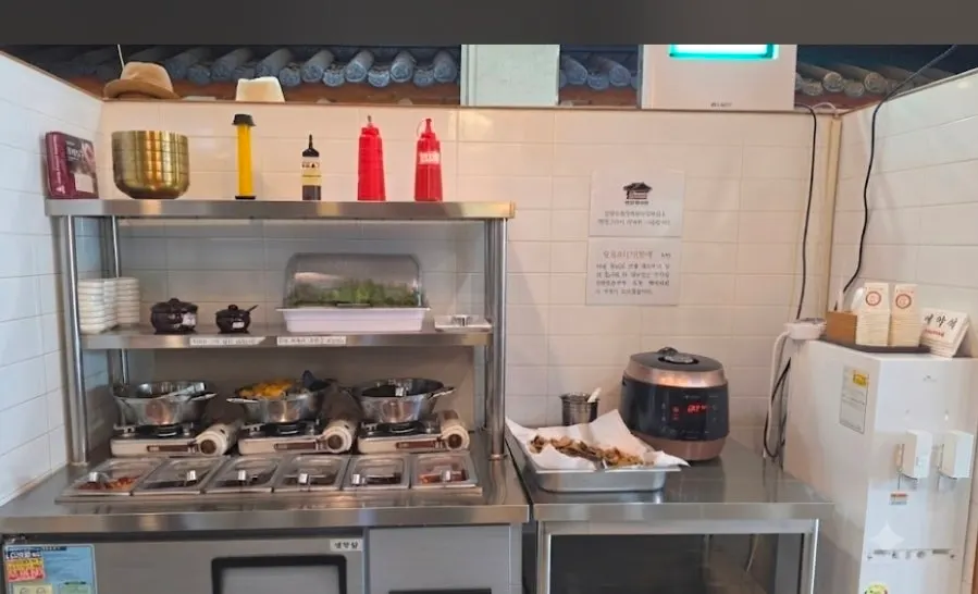 Self-bar stocked with 10 side dishes