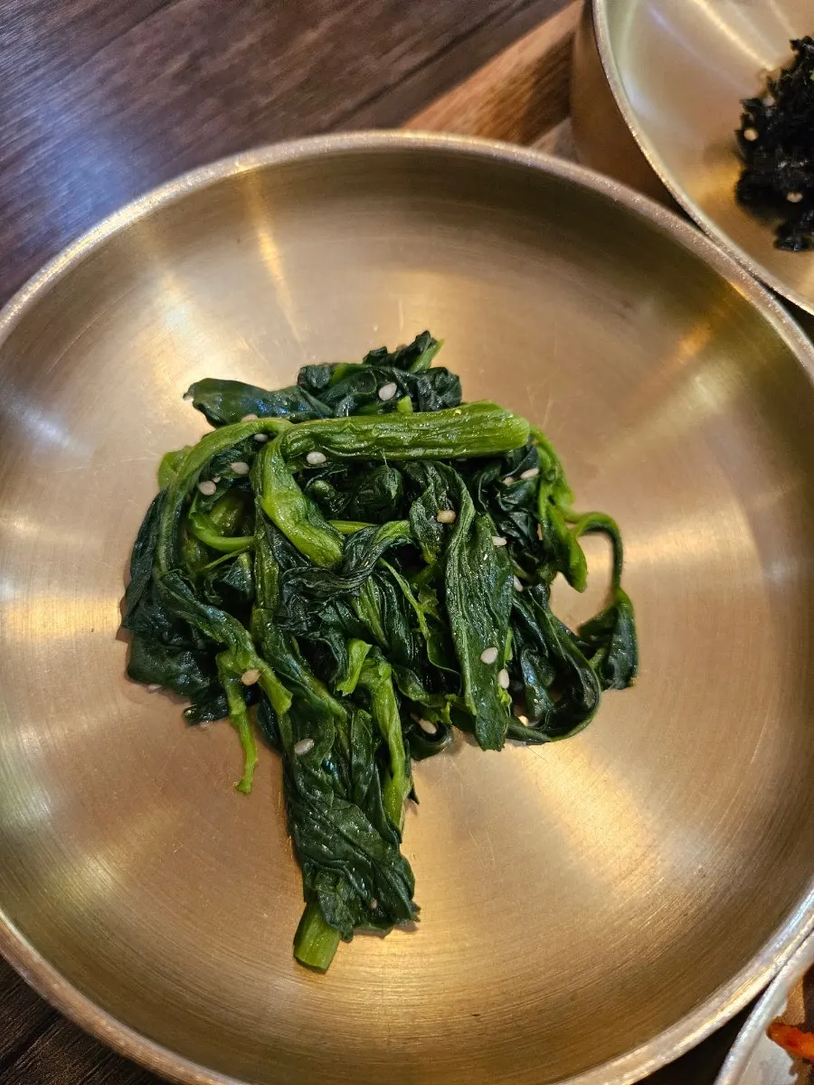 Các món banchan của Kim Myeongju Tteuranchae Bapsang