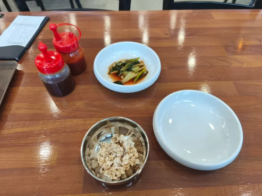 밥과 열무김치, 초장과 참기름