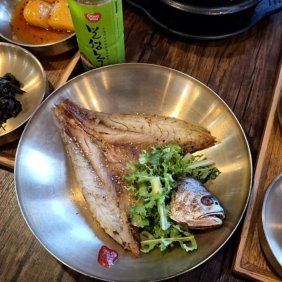 녹차 페트병과 함께 나온 보리굴비