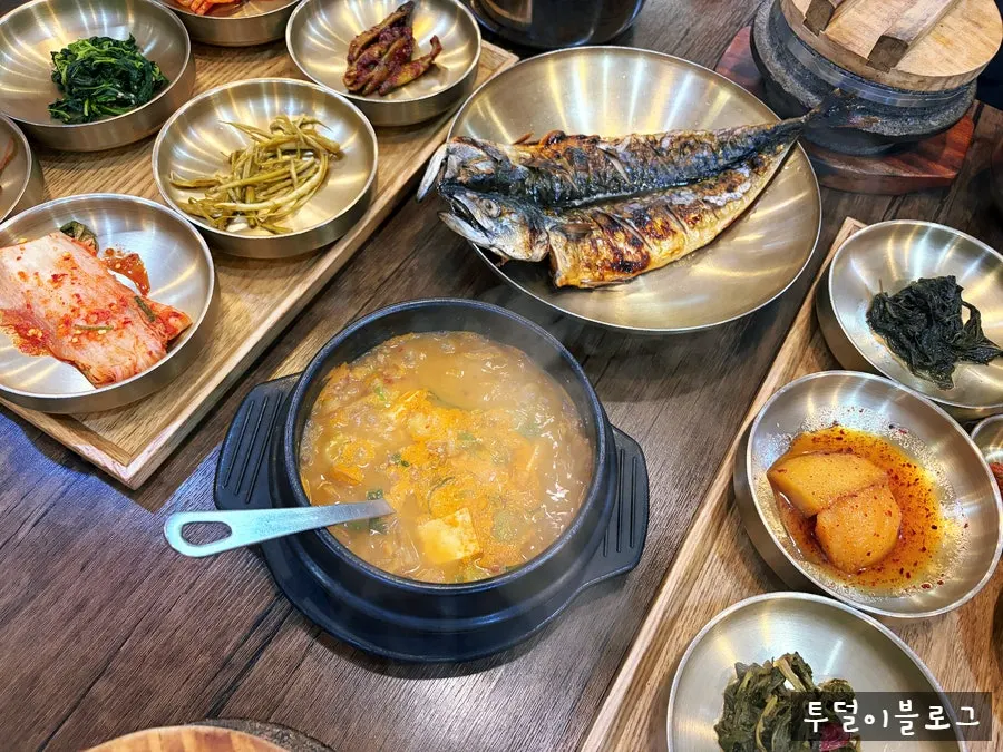 Korean spread served with stone-pot rice