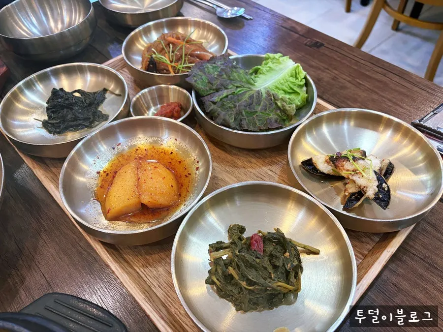 Various side dishes served with the full spread