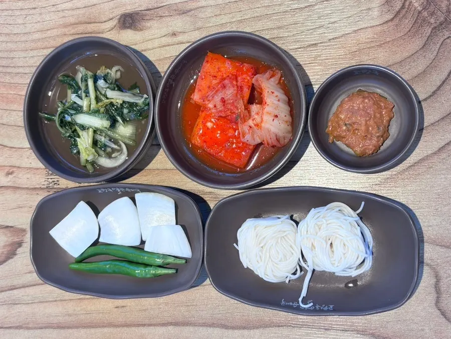 깍두기와 김치, 순대국용 소면