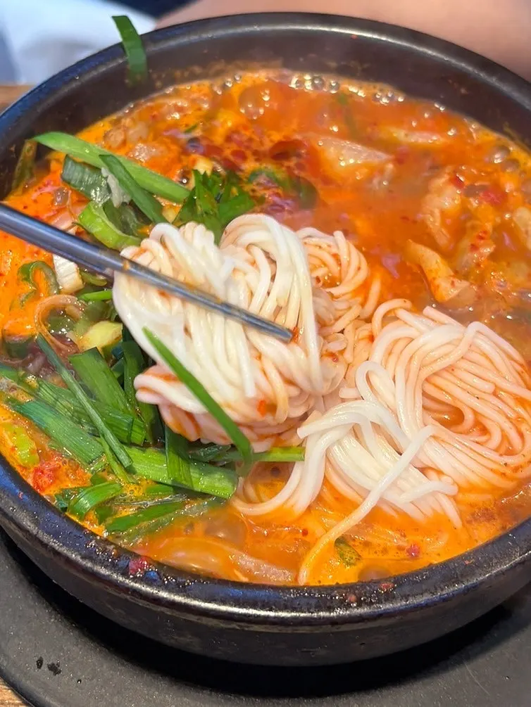순대와 고기가 들어간 순대국 건더기