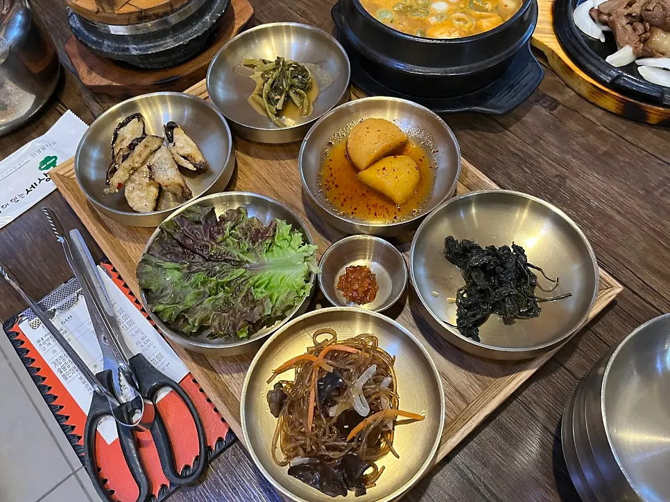 A spread of 12 basic side dishes