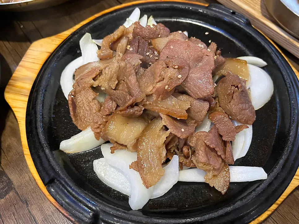 Charcoal-grilled pork set cooked over real charcoal