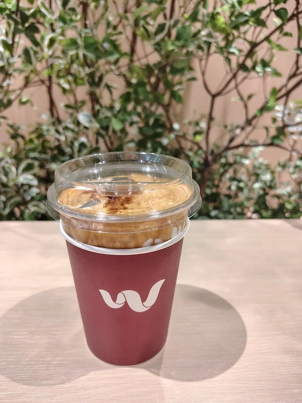 ほうじ茶とバニラのミックスアイスをのせたヴンダーガトー