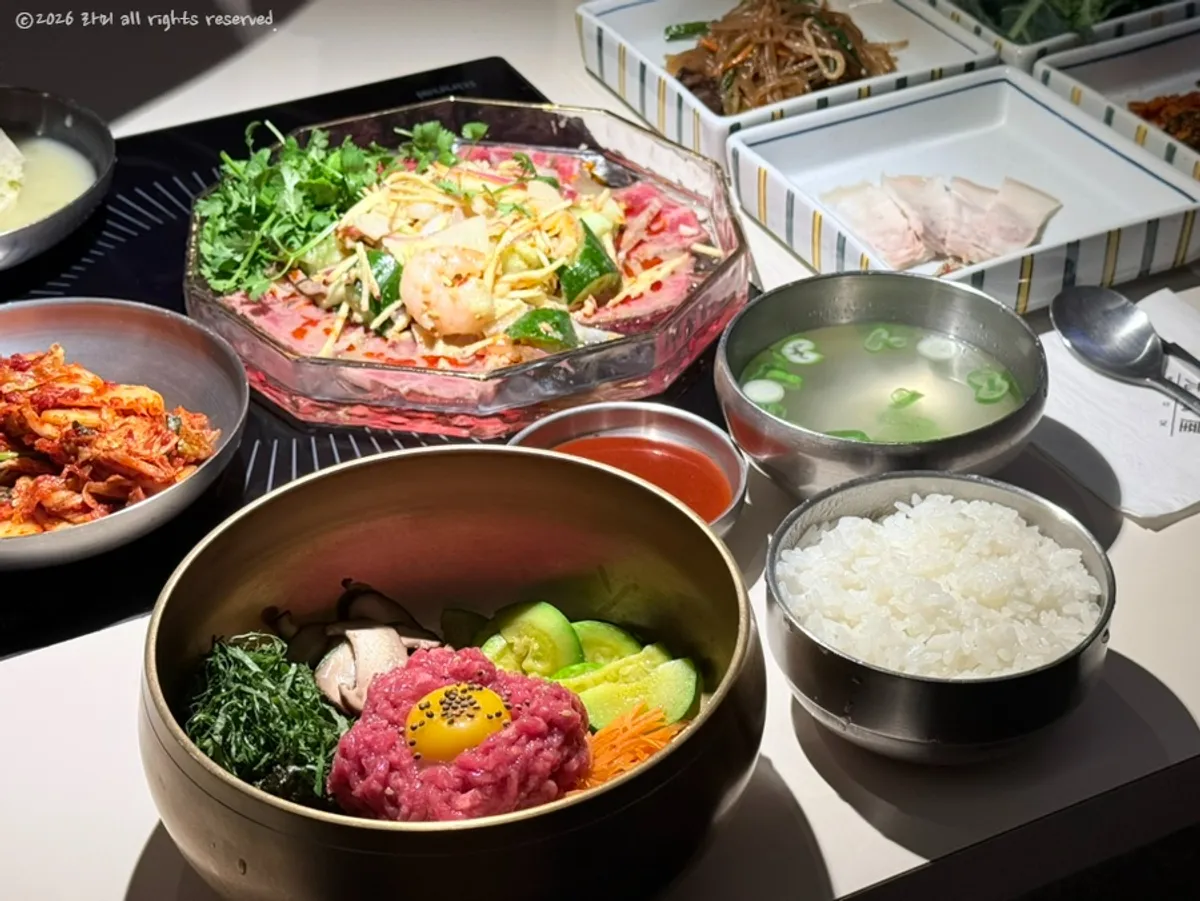 Signature Korean table spread at Wongiok Gwanghwamun